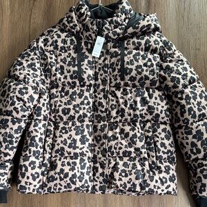 GAP NWT Women’s Leopard Puffer Jacket with Hood